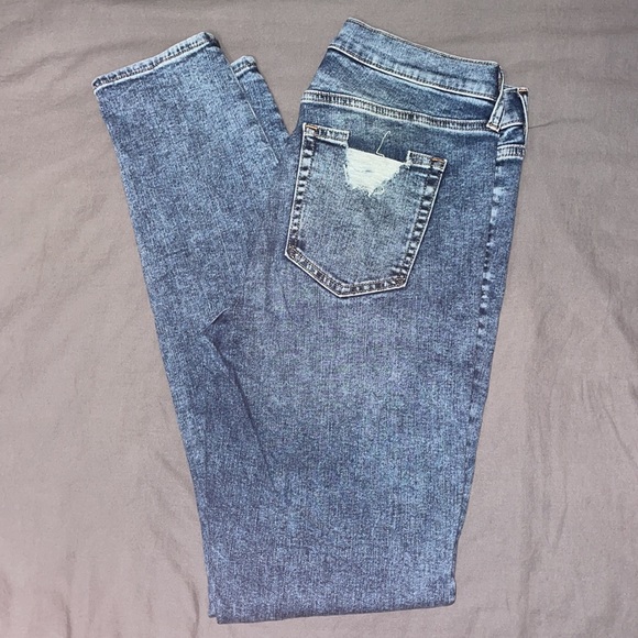 GAP Mid Rise Distressed True Skinny Jeans with Washwell Size 29 - Picture 5 of 6